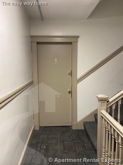 3 bed, 1 bath apartment for rent at 107 Norfolk St Unit 3, Central Square — photo 12 of 13