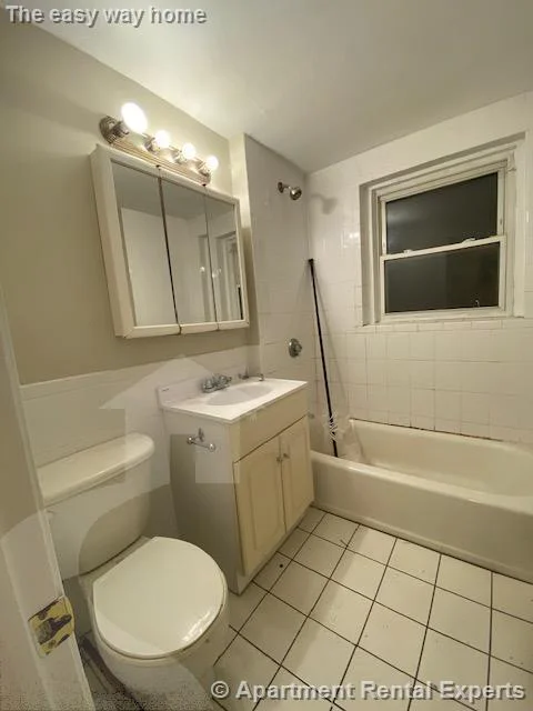 3 bed, 1 bath apartment for rent at 107 Norfolk St Unit 3, Central Square — photo 11 of 13