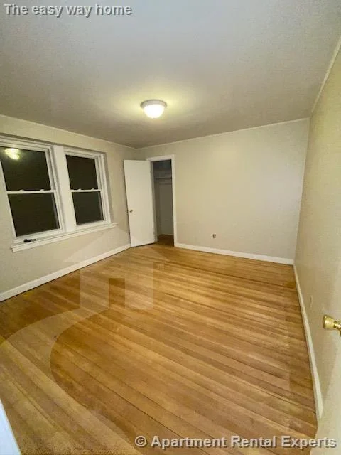 3 bed, 1 bath apartment for rent at 107 Norfolk St Unit 3, Central Square — photo 10 of 13