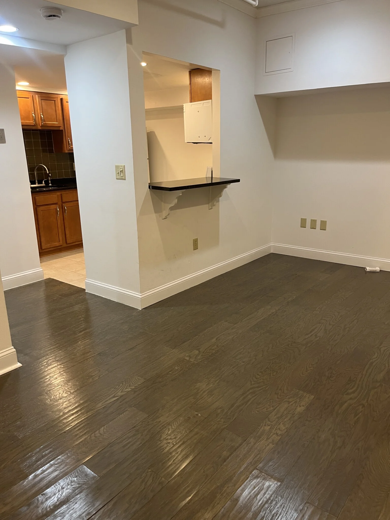 Studio bed, 1 bath apartment for rent at 107 Queensberry St Unit UA, Fenway — photo 11 of 12