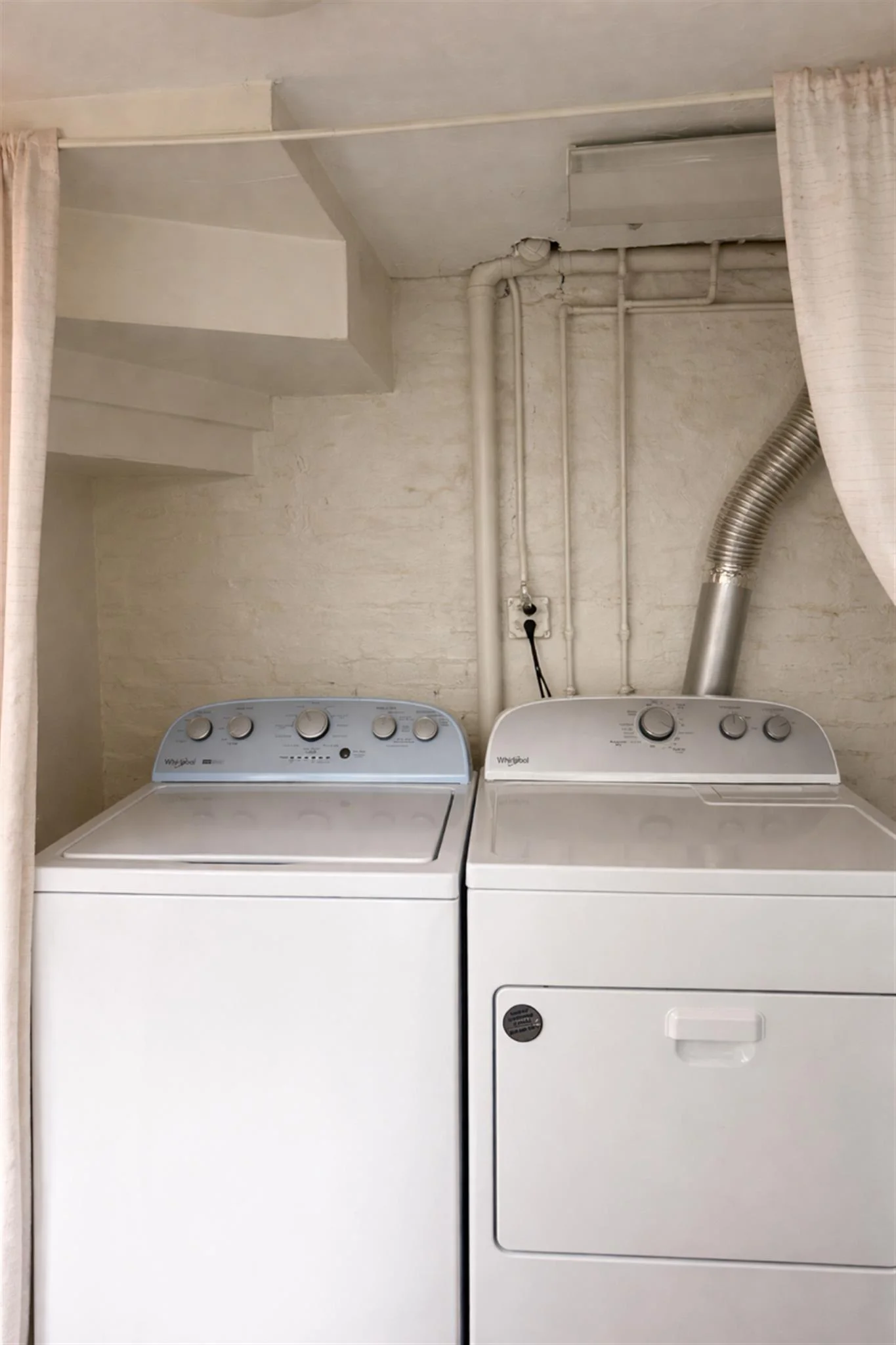2.5 bed, 1 bath apartment for rent at 107 Second St Unit 1, East Cambridge — photo 9 of 12