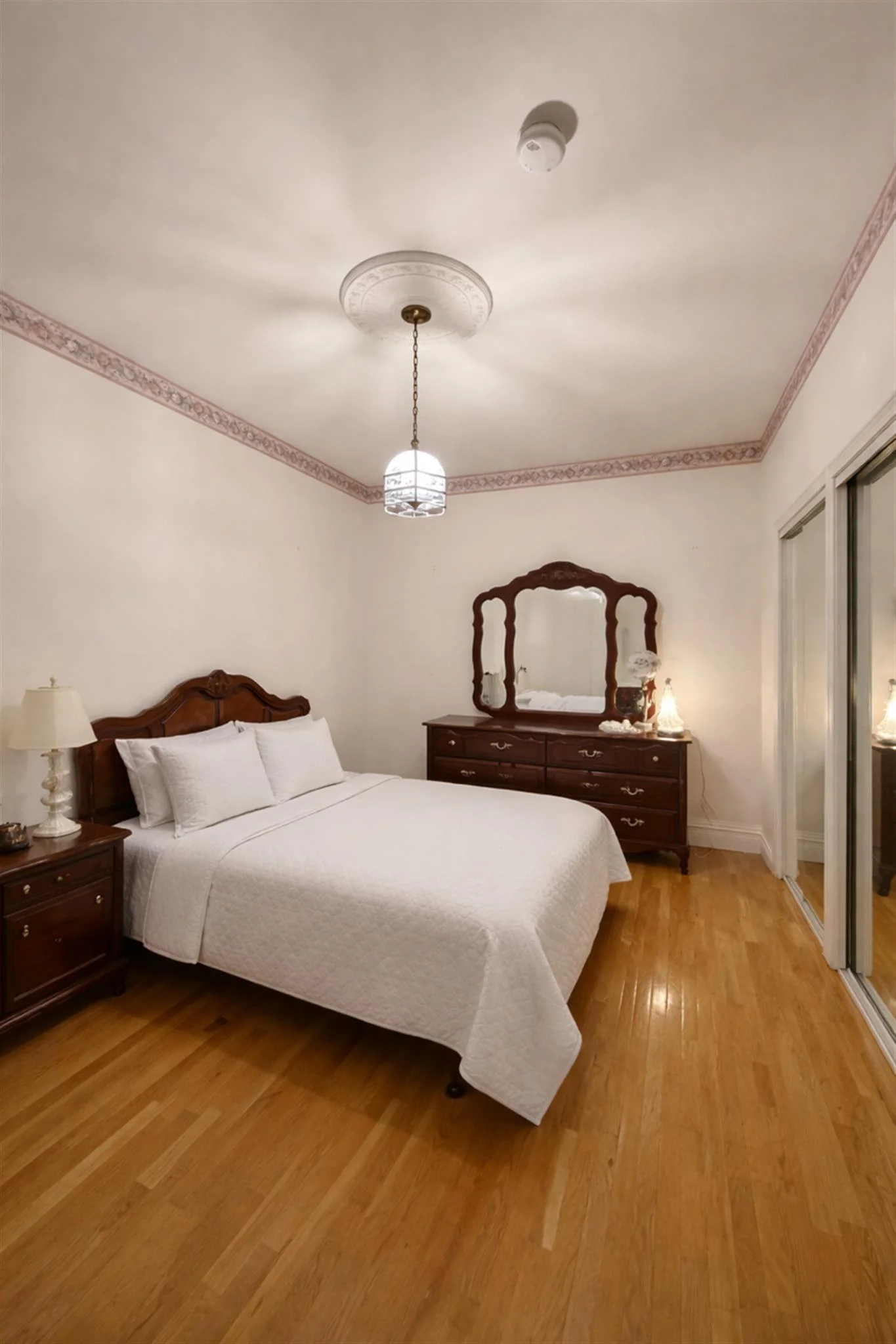 2.5 bed, 1 bath apartment for rent at 107 Second St Unit 1, East Cambridge — photo 7 of 12