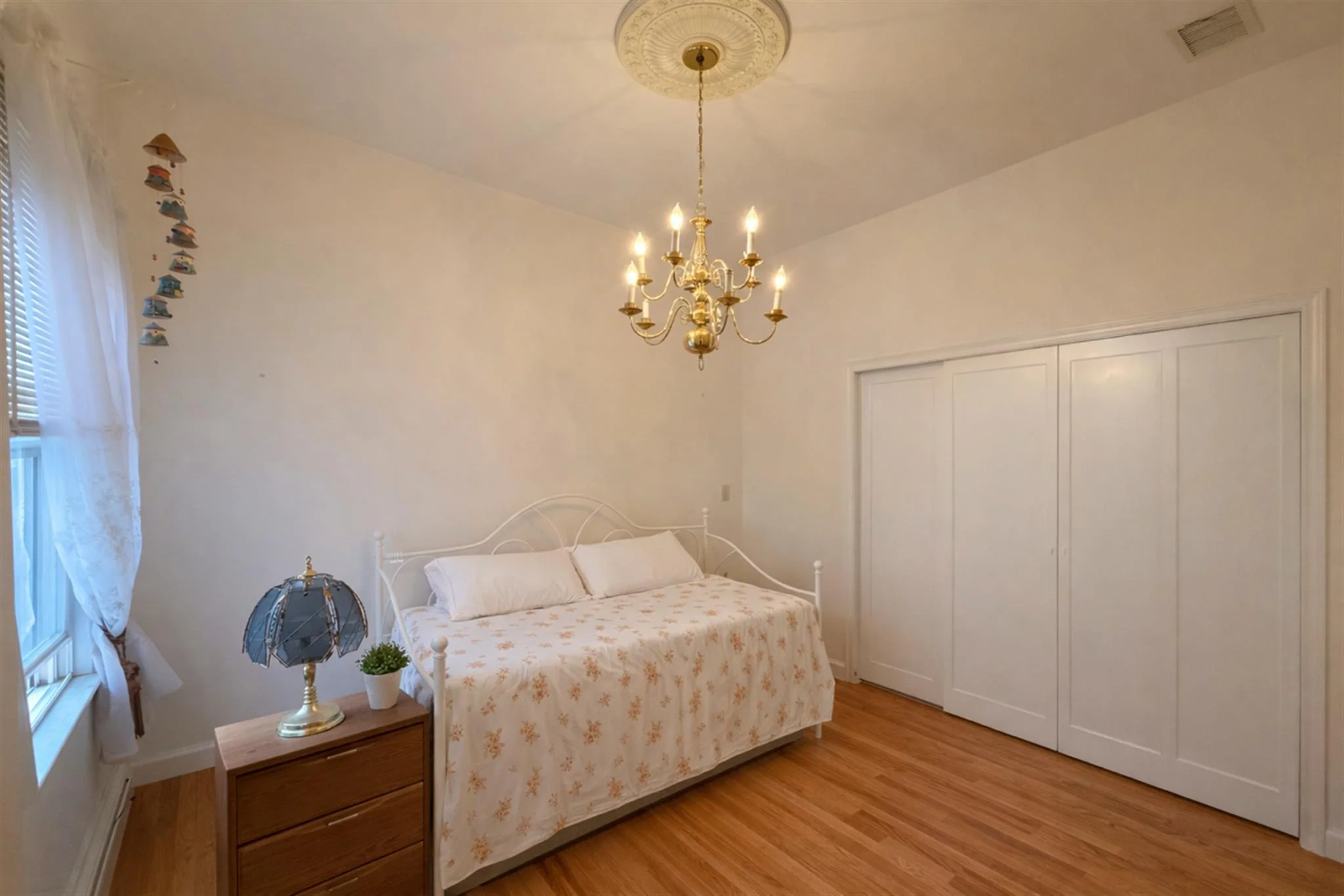 2.5 bed, 1 bath apartment for rent at 107 Second St Unit 1, East Cambridge — photo 5 of 12