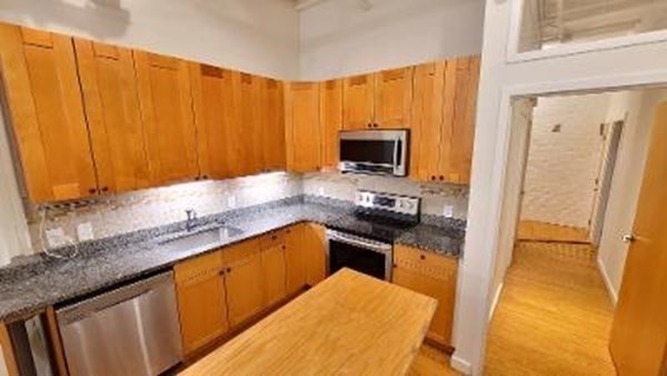 4 bed, 2 bath apartment for rent at 107 South St Unit 2C, Leather District — photo 8 of 17