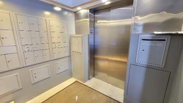 4 bed, 2 bath apartment for rent at 107 South St Unit 2C, Leather District — photo 3 of 17