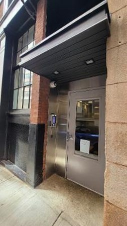 4 bed, 2 bath apartment for rent at 107 South St Unit 2C, Leather District — photo 2 of 17