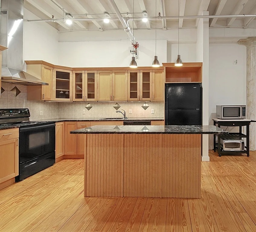 2 bed, 1 bath apartment for rent at 107 South Unit 3D, Leather District — photo 4 of 15