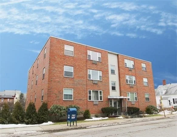 2 bed, 1 bath apartment for rent at 107 Spring St Unit 3-2, Watertown — photo 9 of 10