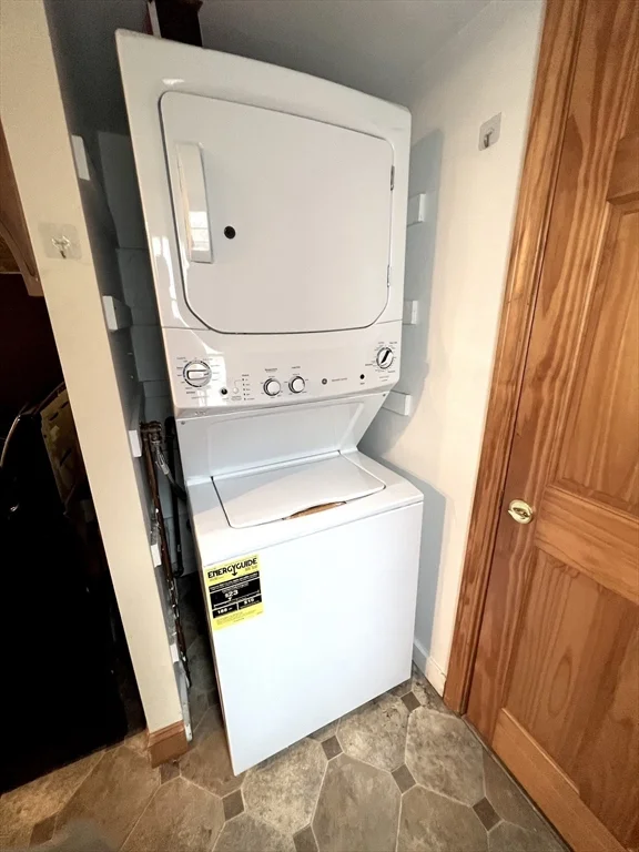 2 bed, 1 bath apartment for rent at 107 Springfield St Unit 107, Quincy — photo 6 of 8