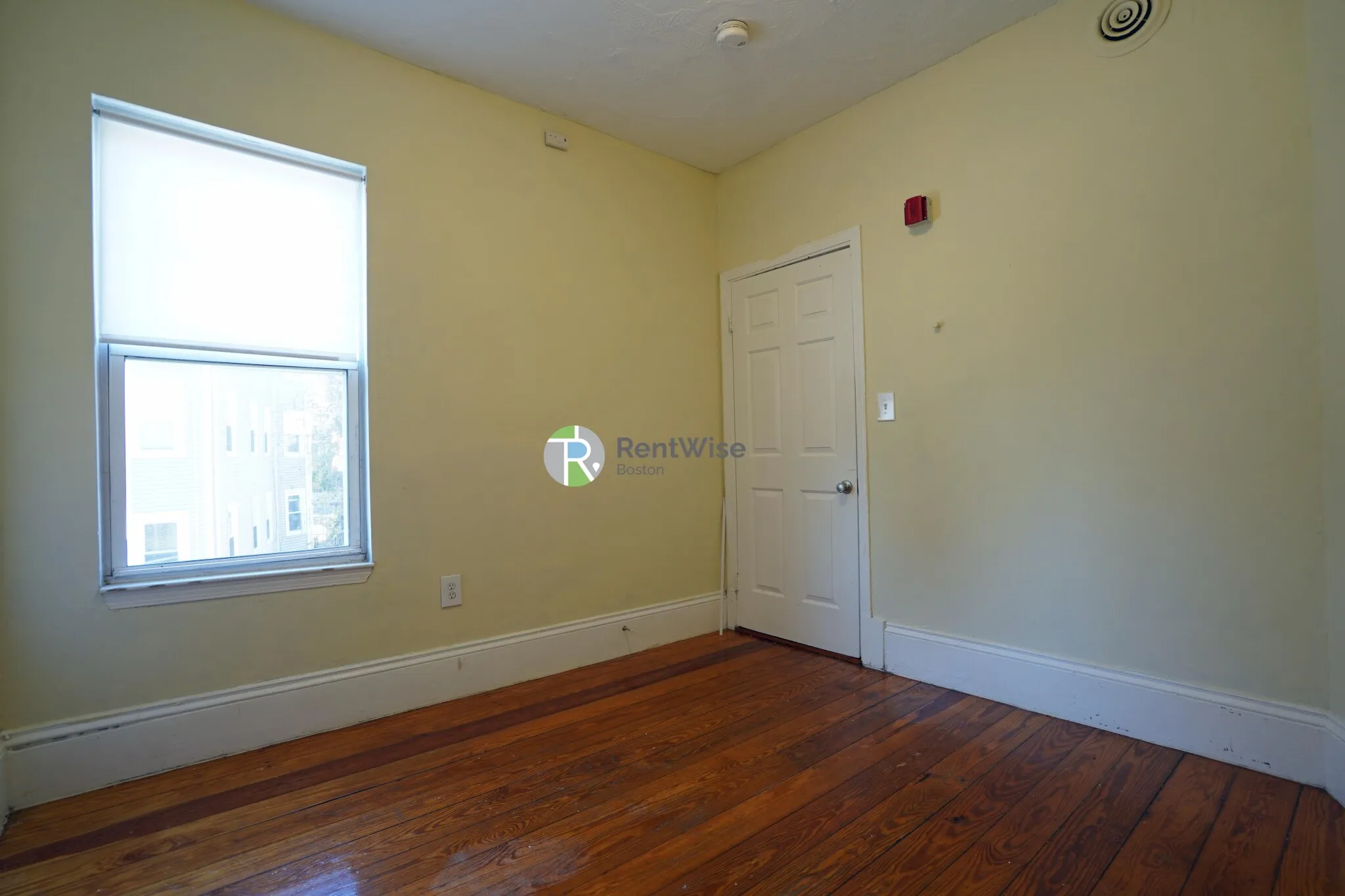 3 bed, 2 bath apartment for rent at 107 Sydney St Unit 2, Dorchester — photo 17 of 19
