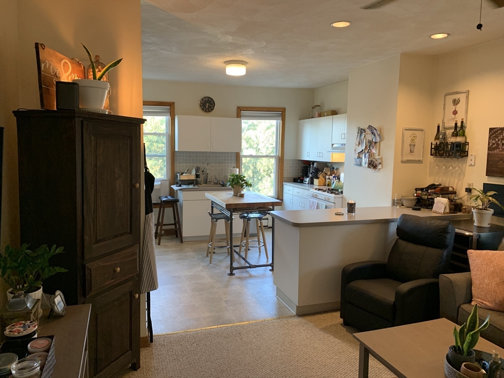 1 bed, 1 bath apartment for rent at 107 Union St Unit 2, Brighton — photo 5 of 12