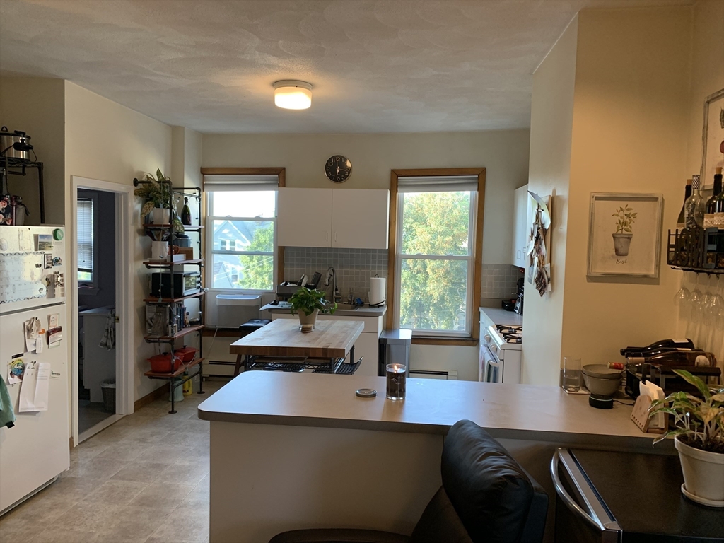 1 bed, 1 bath apartment for rent at 107 Union St Unit 2, Brighton — photo 4 of 12