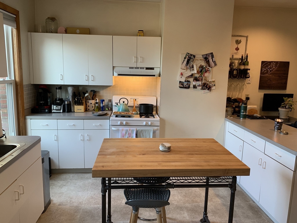 1 bed, 1 bath apartment for rent at 107 Union St Unit 2, Brighton — photo 8 of 12