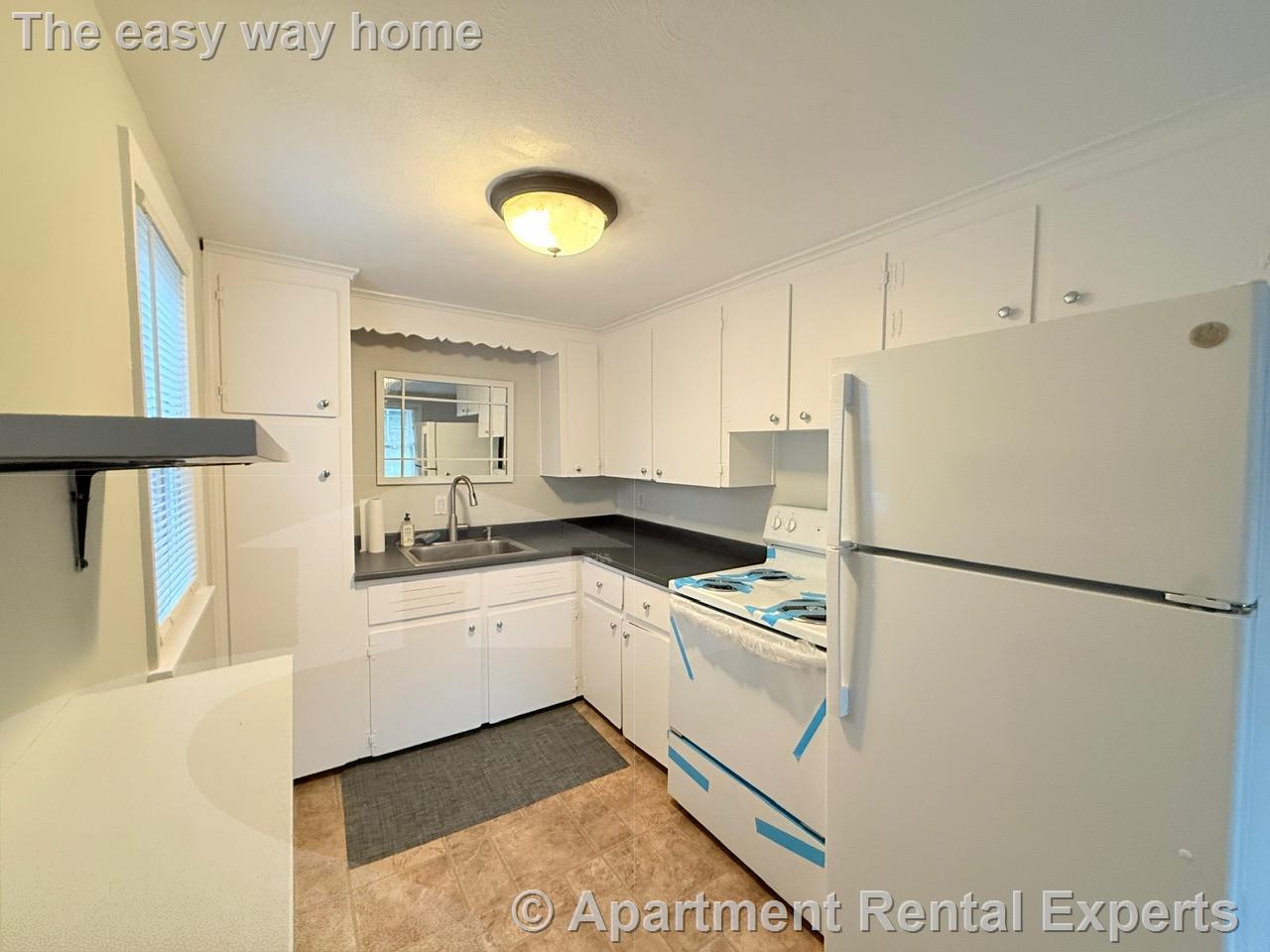 2 bed, 1 bath apartment for rent at 107 Vernon St, Wakefield — photo 2 of 17