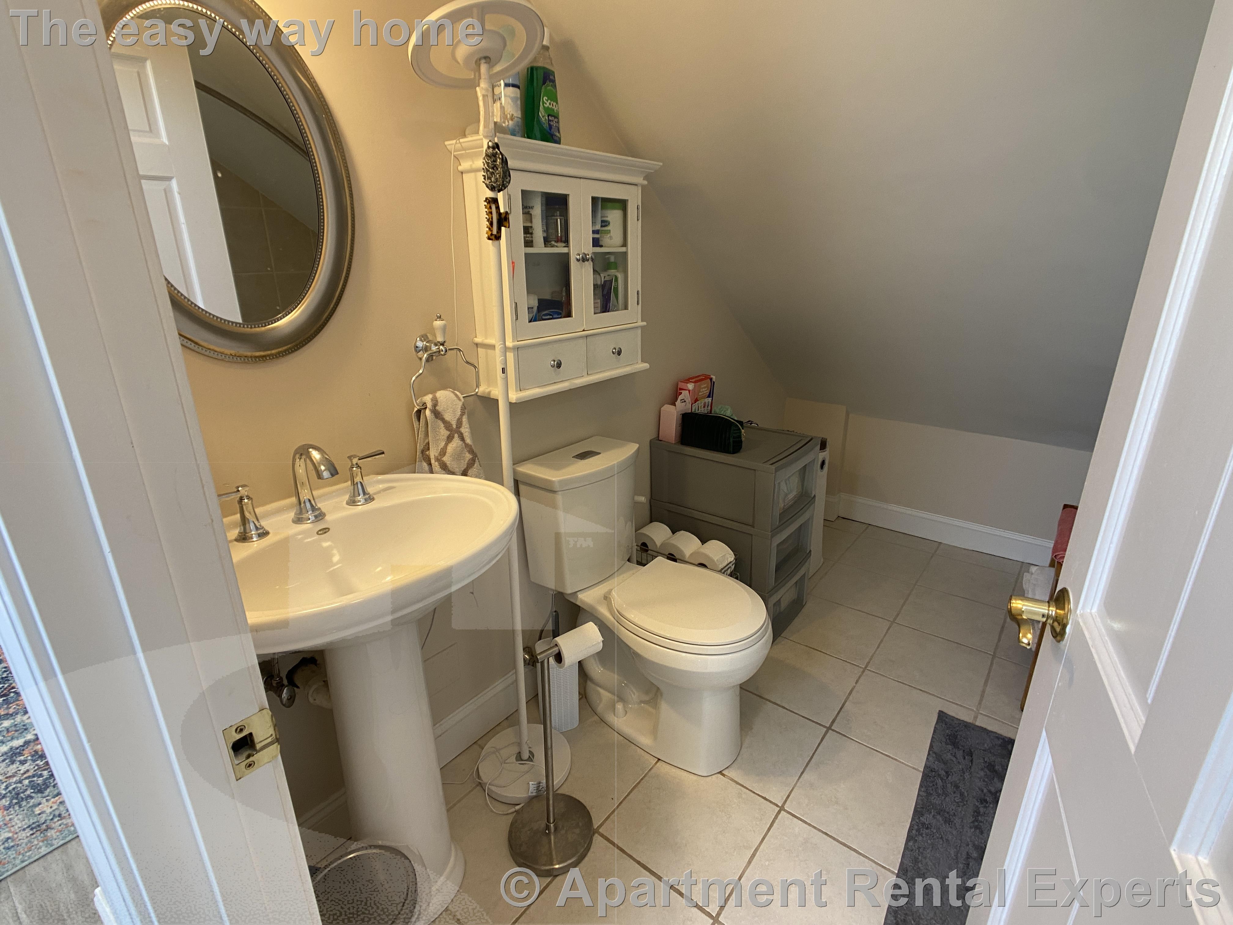 4 bed, 2 bath apartment for rent at 107 Yale St, Tufts — photo 13 of 19