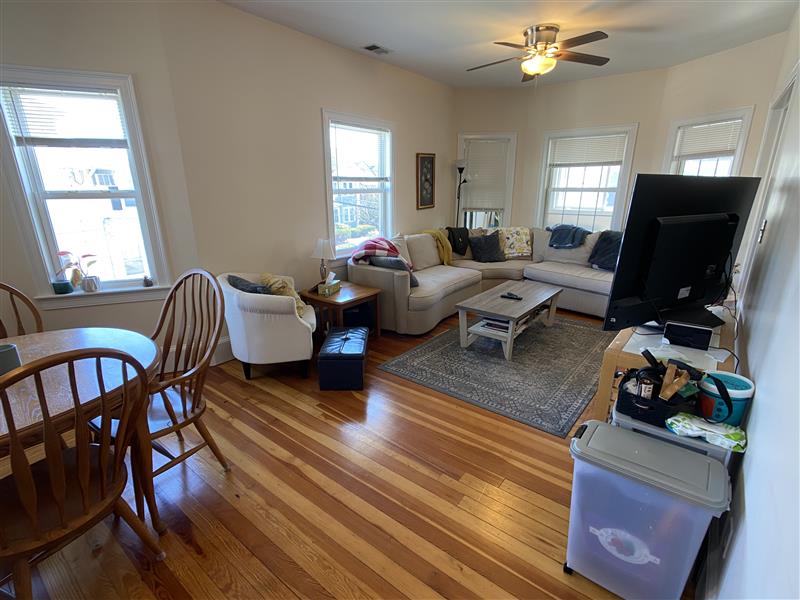 4 bed, 2 bath apartment for rent at 107 Yale St Unit 1, South Medford — photo 2 of 19