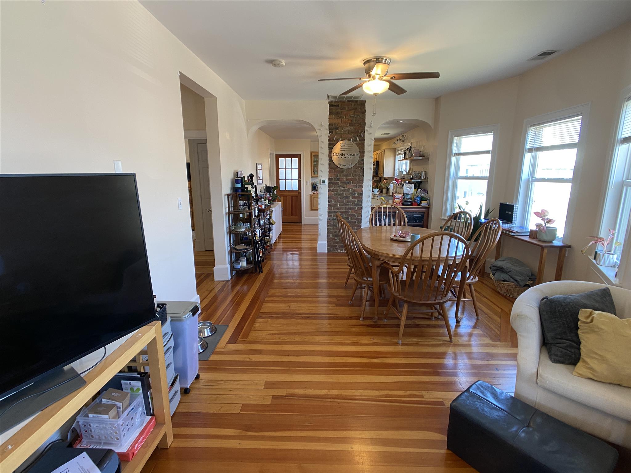 4 bed, 2 bath apartment for rent at 107 Yale St Unit 107, South Medford — photo 2 of 19