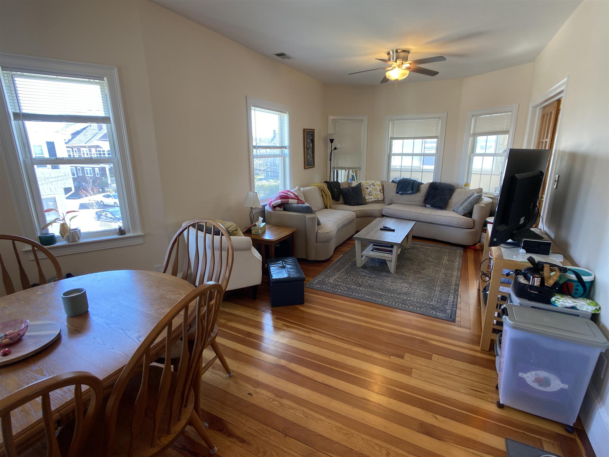 4 bed, 2 bath apartment for rent at 107 Yale St Unit 107, South Medford — photo 3 of 19