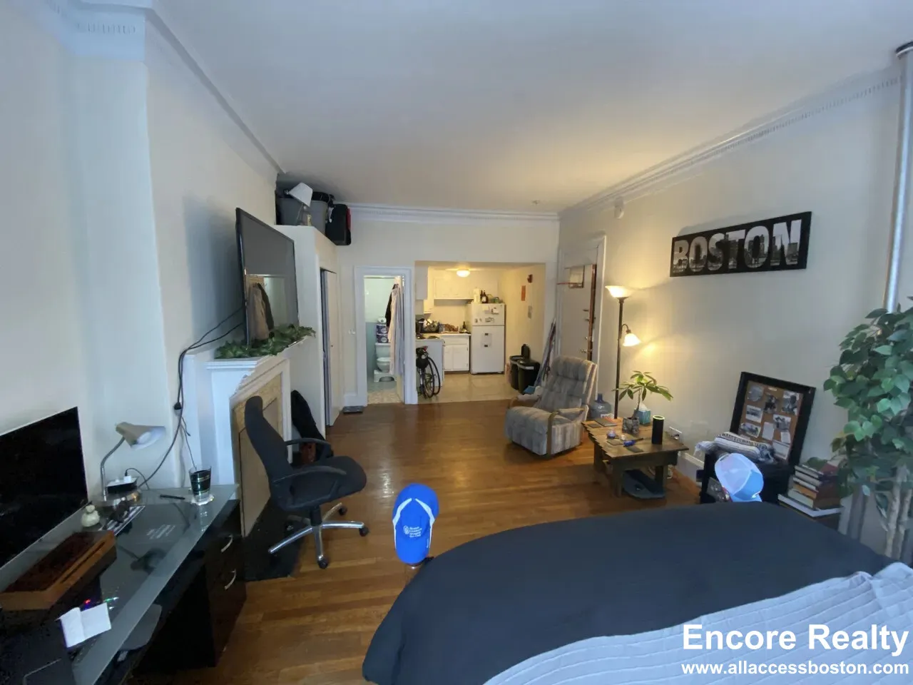 Studio bed, 1 bath apartment for rent at 1071 Beacon St Unit 1M, Longwood — photo 1 of 16