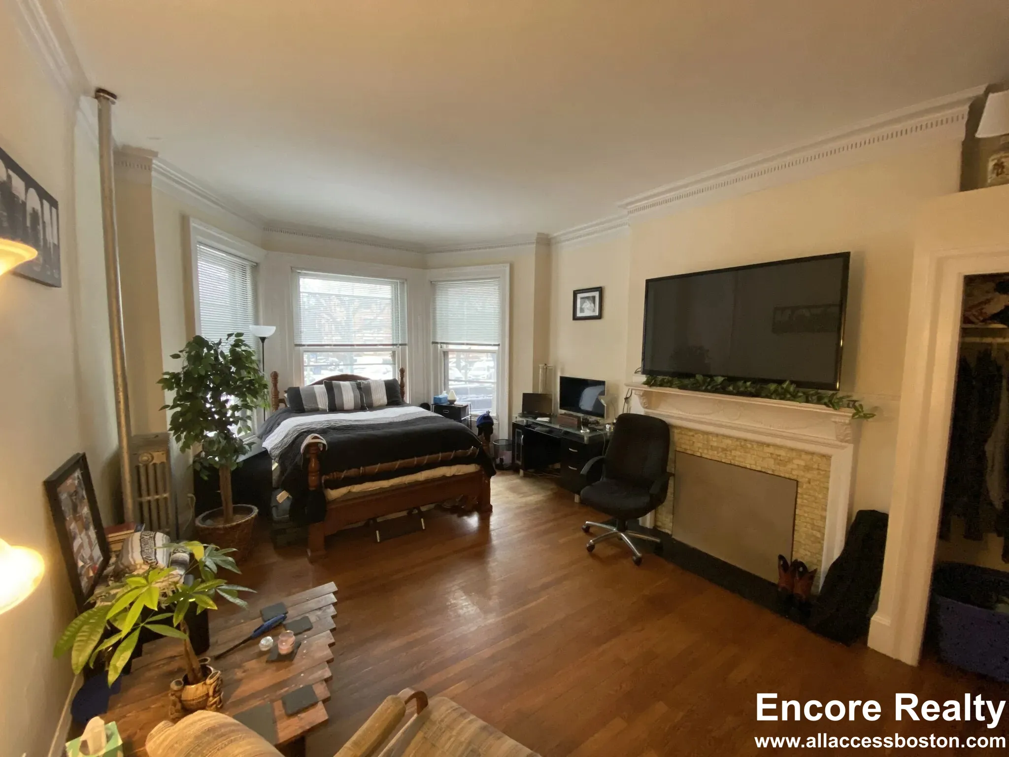 Studio bed, 1 bath apartment for rent at 1071 Beacon St Unit 1M, Longwood — photo 4 of 16