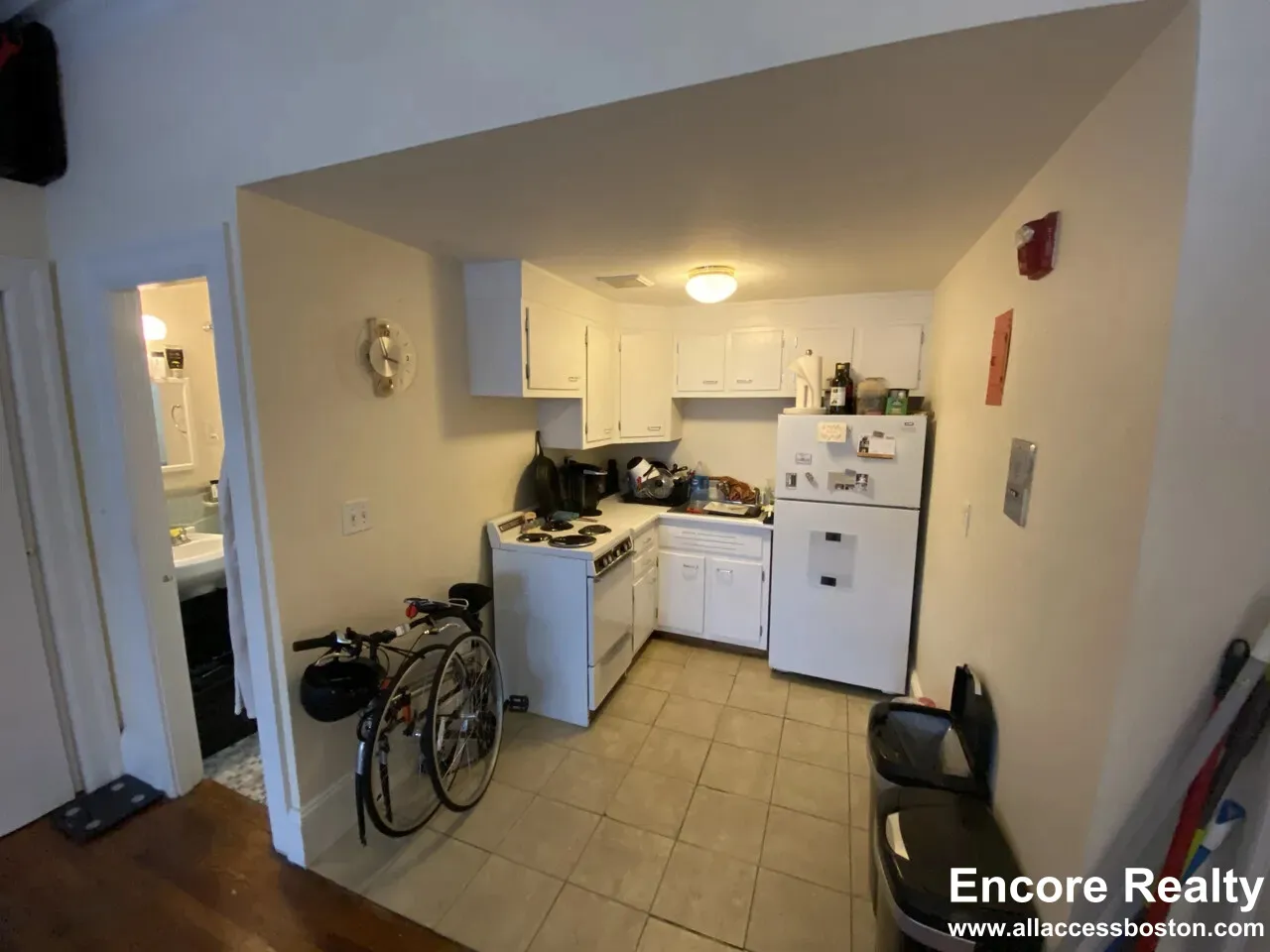 Studio bed, 1 bath apartment for rent at 1071 Beacon St Unit 1M, Longwood — photo 2 of 16