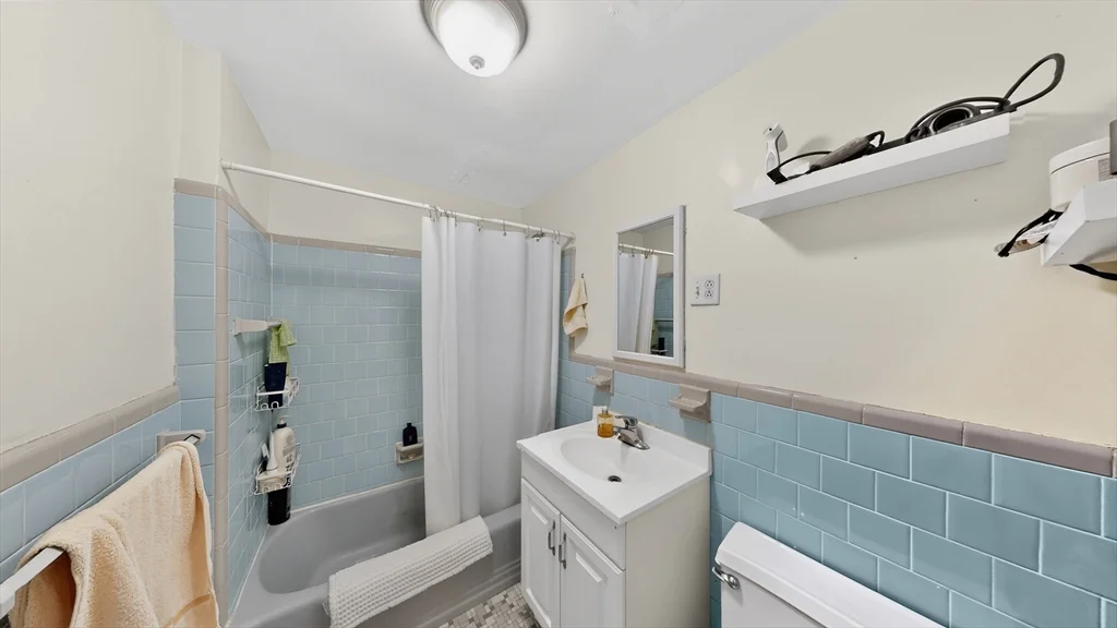 1 bed, 1 bath apartment for rent at 1071 Beacon St Unit 3, Coolidge Corner — photo 11 of 11