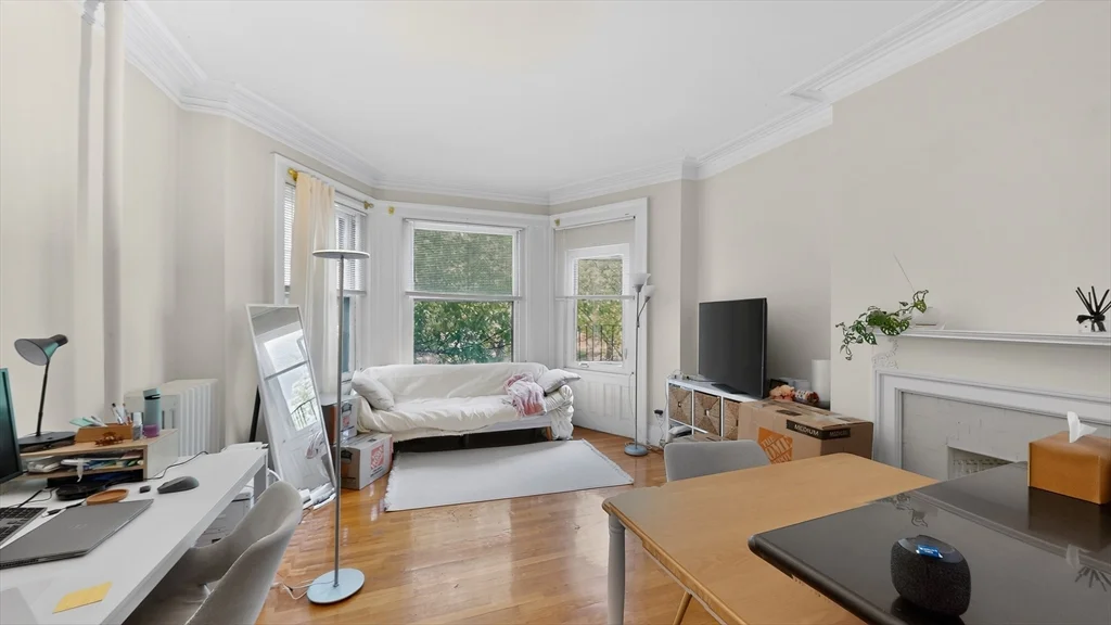 1 bed, 1 bath apartment for rent at 1071 Beacon St Unit 3, Coolidge Corner — photo 5 of 11