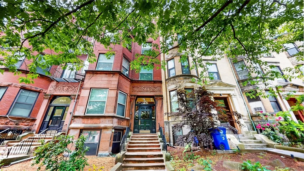 1 bed, 1 bath apartment for rent at 1071 Beacon St Unit 3, Coolidge Corner — photo 3 of 11