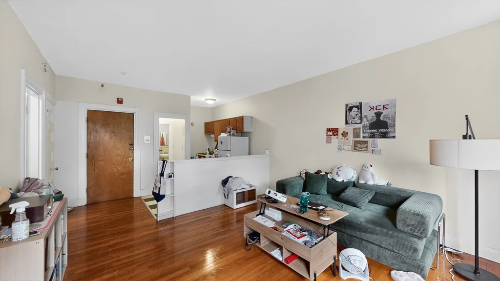 1 bed, 1 bath apartment for rent at 1071 Beacon St Unit 6, Coolidge Corner — photo 4 of 10