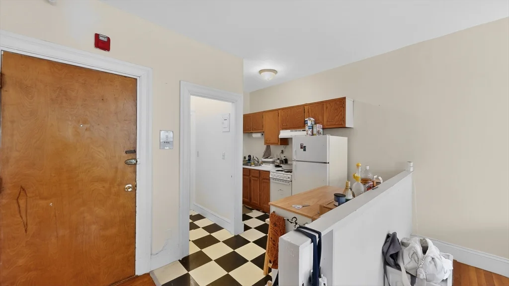 1 bed, 1 bath apartment for rent at 1071 Beacon St Unit 6, Coolidge Corner — photo 6 of 10