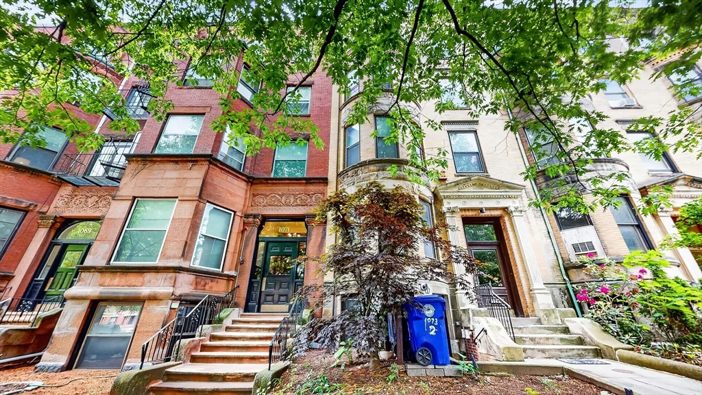 1 bed, 1 bath apartment for rent at 1071 Beacon St Unit 6, Coolidge Corner — photo 2 of 10