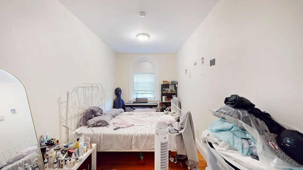 1 bed, 1 bath apartment for rent at 1071 Beacon St Unit 7, Coolidge Corner — photo 5 of 11