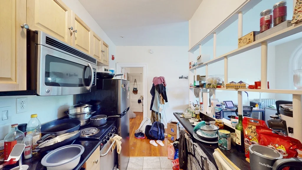 1 bed, 1 bath apartment for rent at 1071 Beacon St Unit 7, Coolidge Corner — photo 4 of 11
