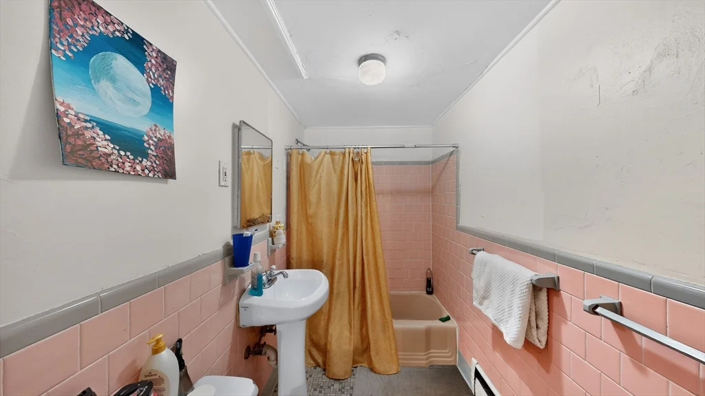 Studio bed, 1 bath apartment for rent at 1071 Beacon St Unit B, Longwood — photo 10 of 11