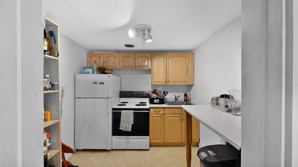 Studio bed, 1 bath apartment for rent at 1071 Beacon St Unit BR, Coolidge Corner — photo 8 of 11