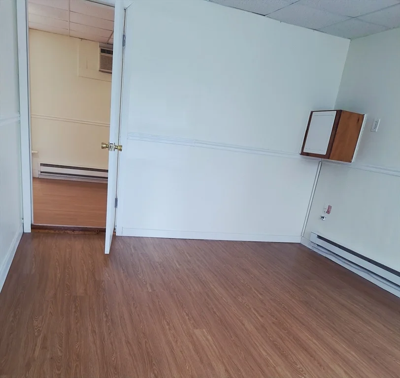 1 bed, 1 bath apartment for rent at 1071 W Boylston Unit 1, Greendale — photo 3 of 12