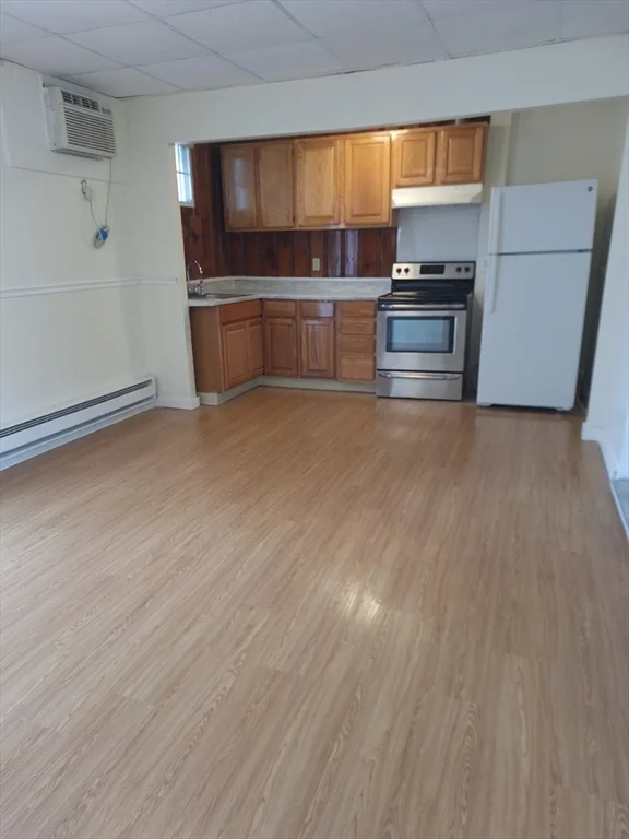 1 bed, 1 bath apartment for rent at 1071 W Boylston Unit 1, Greendale — photo 6 of 12