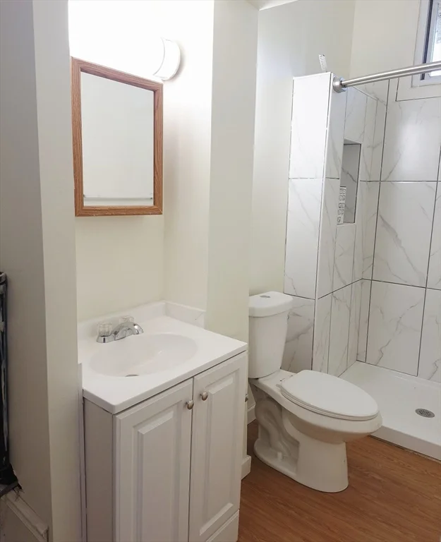 1 bed, 1 bath apartment for rent at 1071 W Boylston Unit 1, Greendale — photo 10 of 12