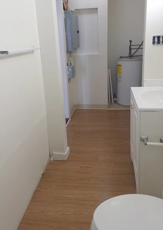 1 bed, 1 bath apartment for rent at 1071 W Boylston Unit 1, Greendale — photo 8 of 12