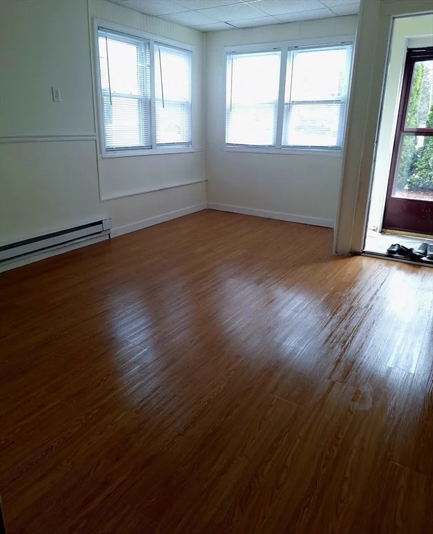 1 bed, 1 bath apartment for rent at 1071 W Boylston Unit 1, Greendale — photo 4 of 12