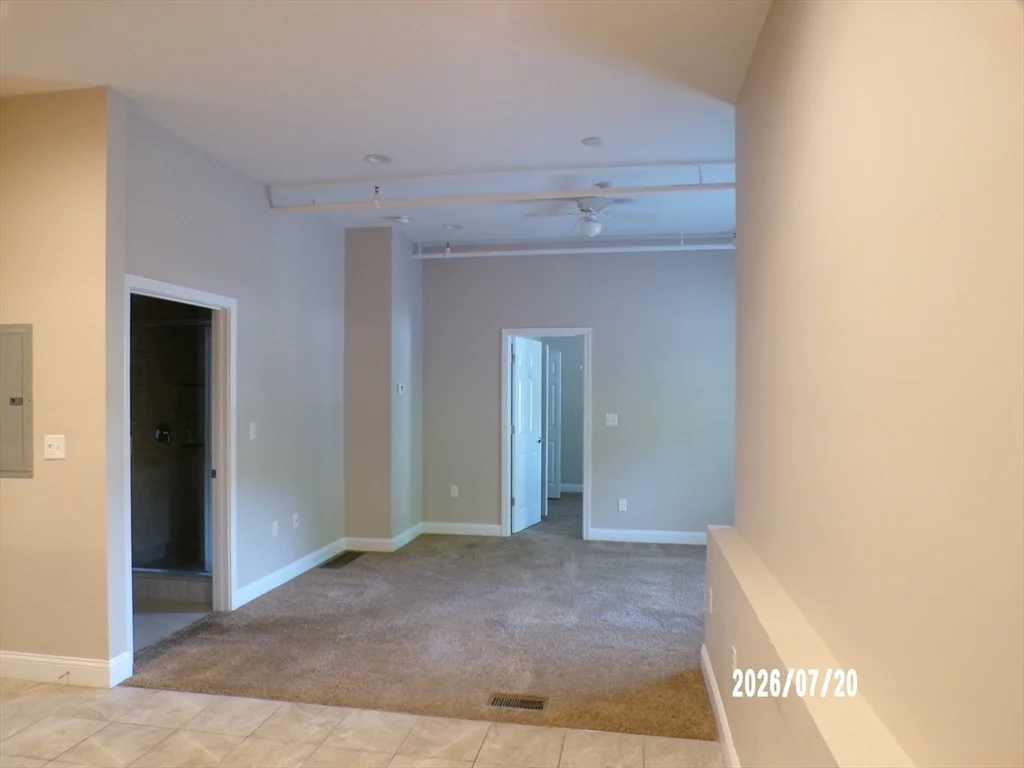 1 bed, 1 bath apartment for rent at 1072 Washington St Unit 3, Weymouth — photo 3 of 11