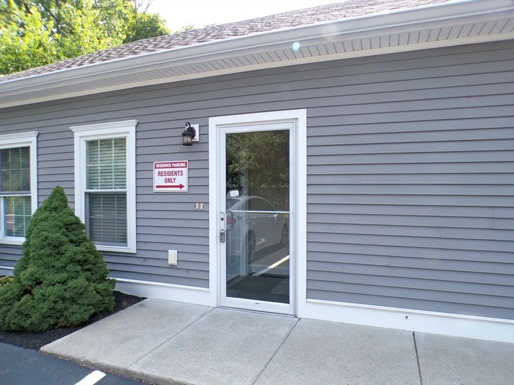 1 bed, 1 bath apartment for rent at 1072 Washington St Unit 3, Weymouth — photo 9 of 11