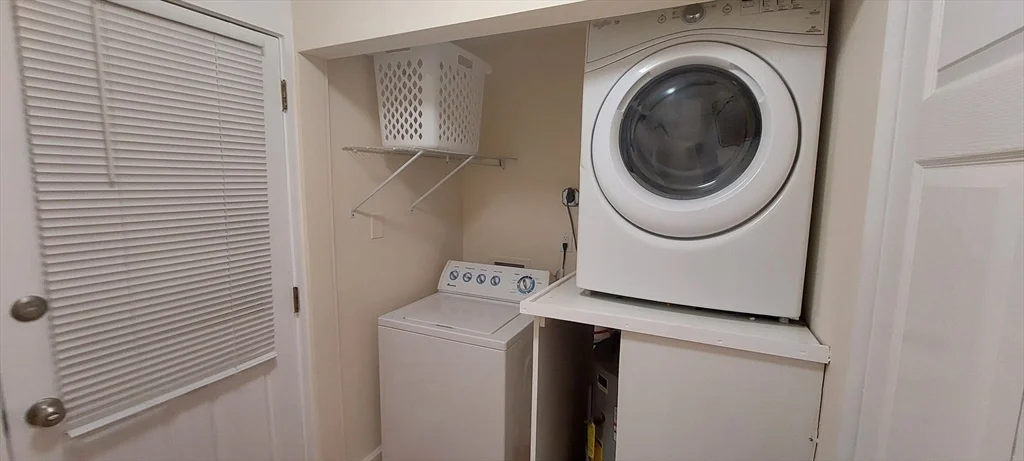Studio bed, 1 bath apartment for rent at 1075 Edmands Rd Unit 2, Framingham — photo 4 of 4