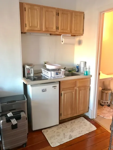Studio bed, 1 bath apartment for rent at 1077 Beacon St Unit 10, Longwood — photo 3 of 5