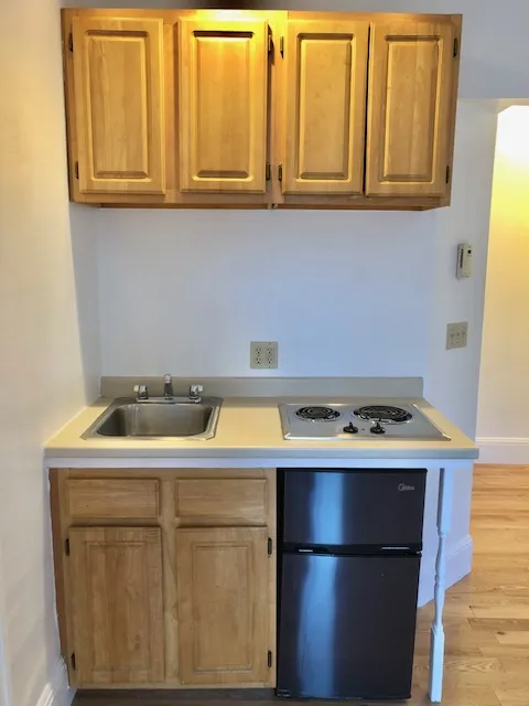 Studio bed, 1 bath apartment for rent at 1077 Beacon St Unit 12, Longwood — photo 3 of 6