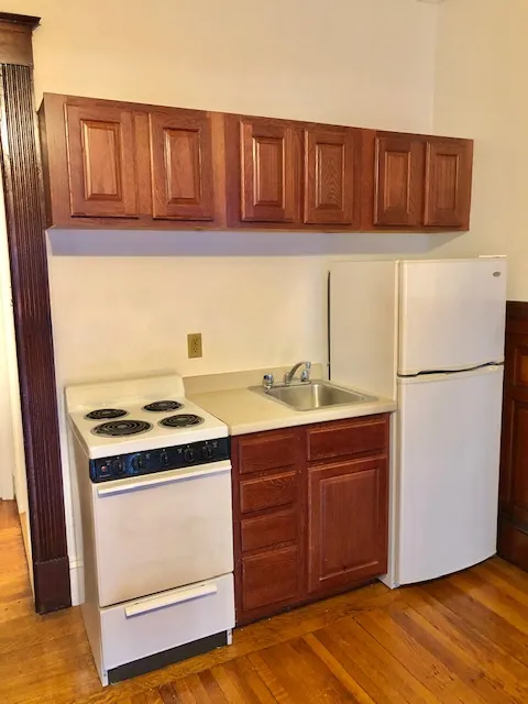 1 bed, 1 bath apartment for rent at 1077 Beacon St Unit 2, Longwood — photo 4 of 9