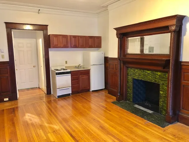 1 bed, 1 bath apartment for rent at 1077 Beacon St Unit 2, Longwood — photo 2 of 9