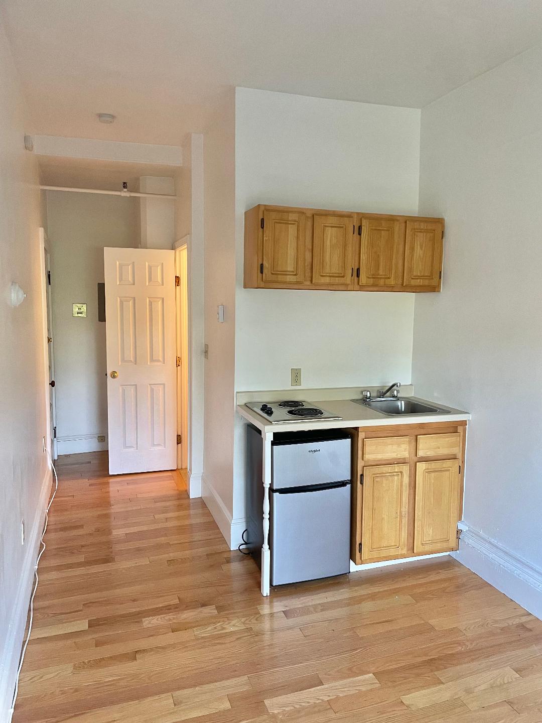 Studio bed, 1 bath apartment for rent at 1077 Beacon St Unit 9, Longwood — photo 2 of 6