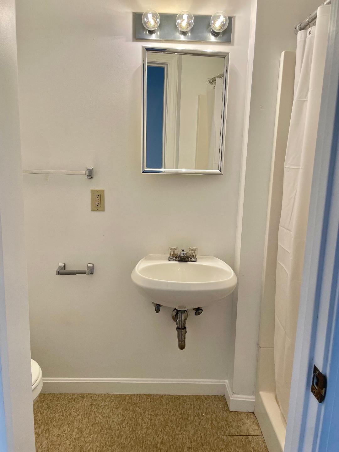 Studio bed, 1 bath apartment for rent at 1077 Beacon St Unit 9, Longwood — photo 5 of 6