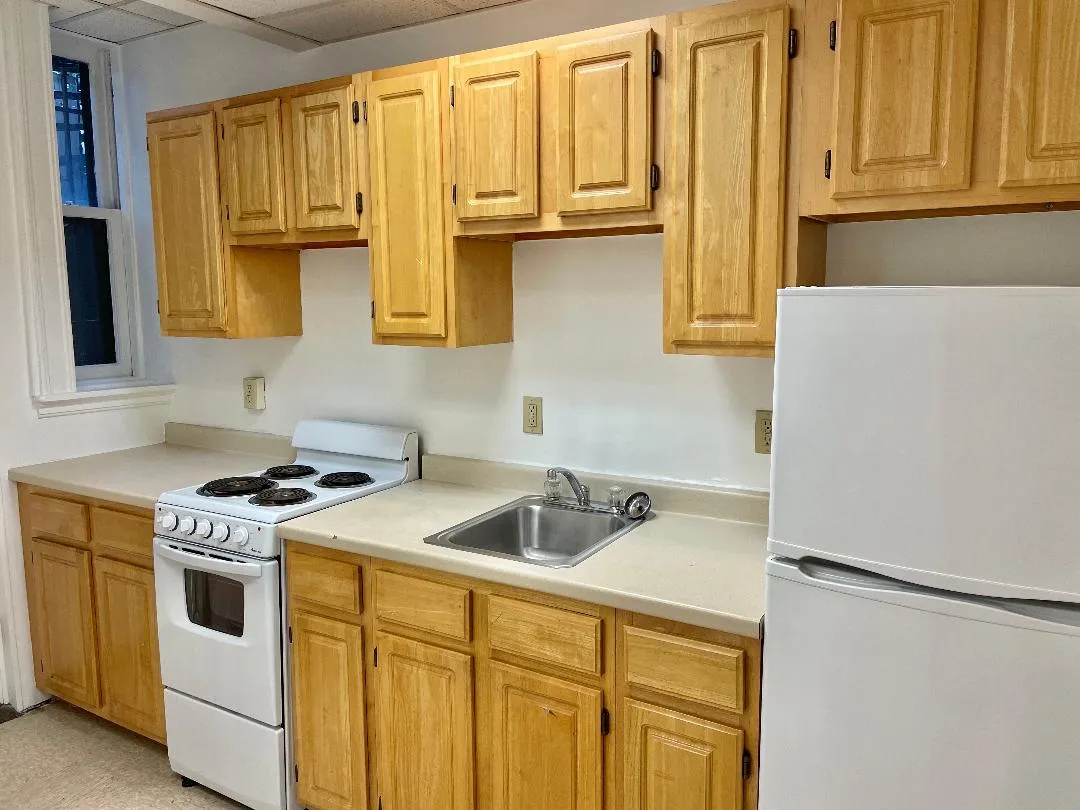 1 bed, 1 bath apartment for rent at 1077 Beacon St Unit B, Longwood — photo 10 of 20